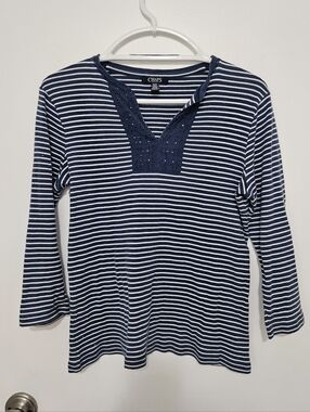 Chaps Navy & White Striped Long Sleeve Tee with Embroidered V-Panel Size Medium